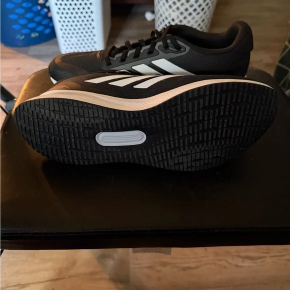 New men’s black Adidas sneakers - Picture 3 of 3